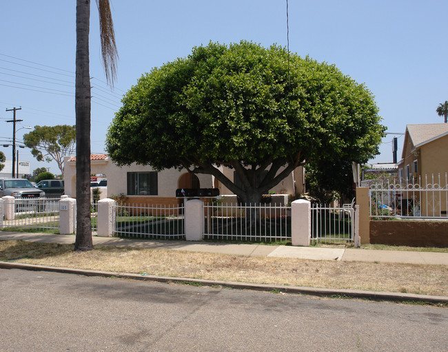 105 Madison Ave in Chula Vista, CA - Building Photo - Building Photo