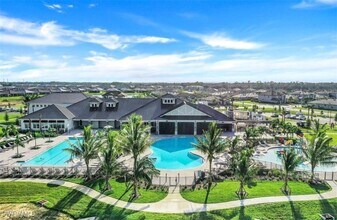 11299 Canopy Loop in Ft. Myers, FL - Building Photo - Building Photo