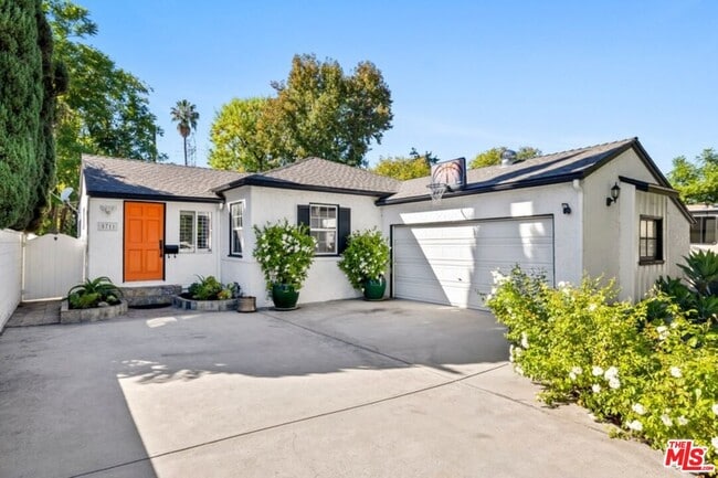 property at 5711 Rhea Ave
