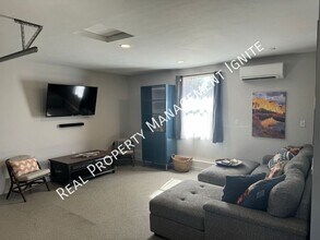 65601 US-20 in Bend, OR - Building Photo - Building Photo