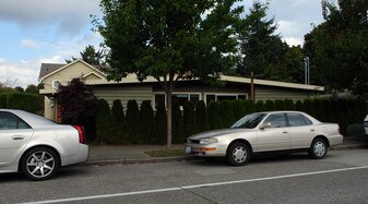3306 W Government Way in Seattle, WA - Building Photo