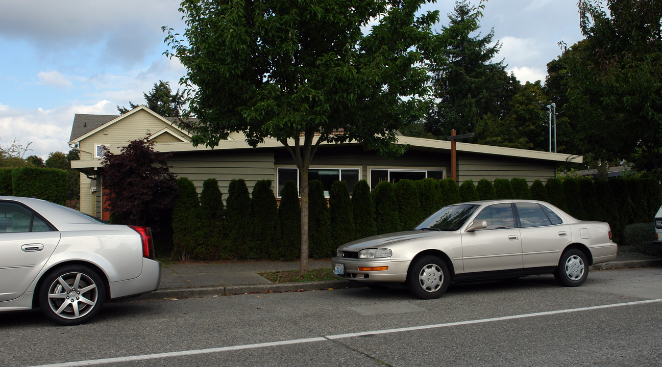 3306 W Government Way in Seattle, WA - Foto de edificio