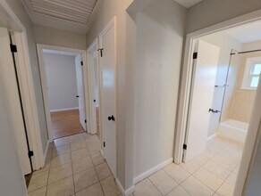 1418 Broadlawns Ln in St. Louis, MO - Building Photo - Building Photo