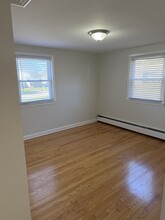 143 Scenic Dr in Cranston, RI - Building Photo - Building Photo