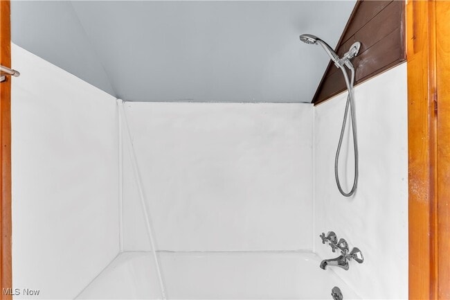 property at 915 Helmsdale Rd