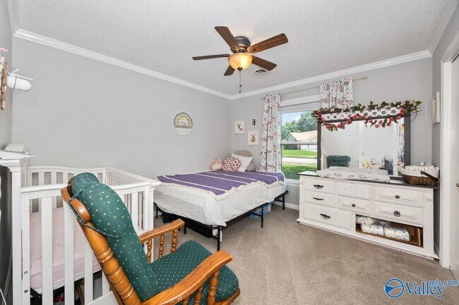 2303 Buckingham Dr SW in Huntsville, AL - Foto de edificio - Building Photo