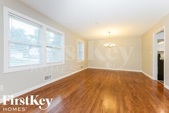 8906 W 93rd St in Overland Park, KS - Building Photo - Building Photo