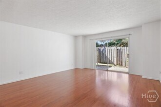 18 Knollwood Cir in Savannah, GA - Foto de edificio - Building Photo
