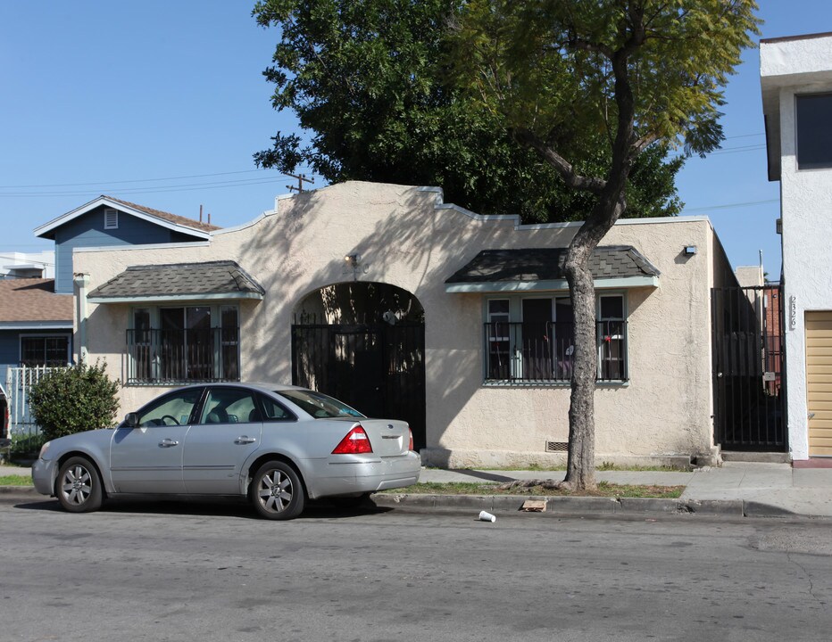 2330 Locust Ave in Long Beach, CA - Building Photo