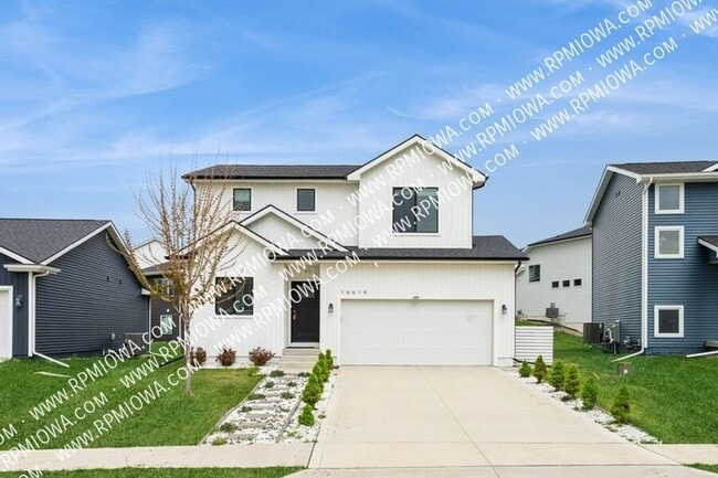 property at 16619 Oakwood Dr