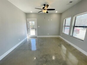 1213 Oak Dr in Denison, TX - Building Photo - Building Photo