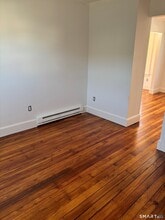 65 Avon St in Milford, CT - Building Photo - Building Photo