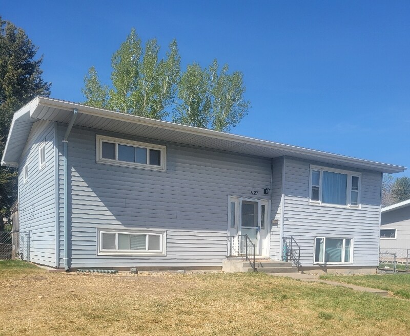 1127 Ave C NW in Great Falls, MT - Building Photo