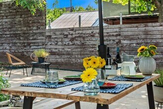 1406 W 13th St in Austin, TX - Building Photo - Building Photo
