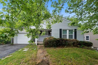5650 Lucas-Hunt Rd in St. Louis, MO - Building Photo - Building Photo