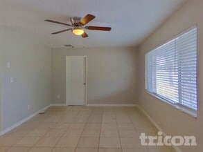 2529 Brentwood Dr in Clearwater, FL - Foto de edificio - Building Photo