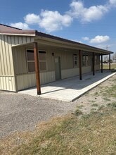 3246 Meadow Ln in Robstown, TX - Foto de edificio - Building Photo