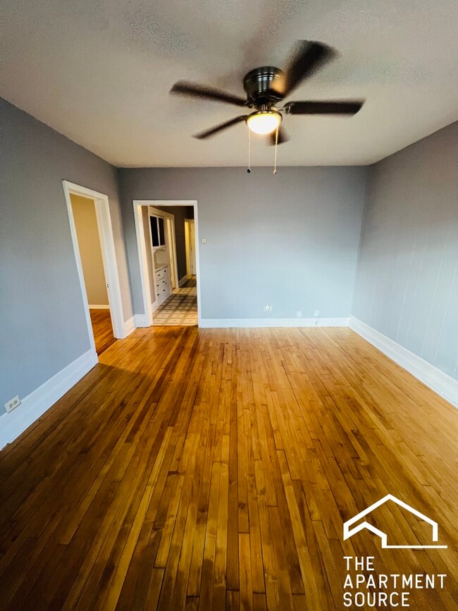 5128 W Henderson St in Chicago, IL - Building Photo - Building Photo