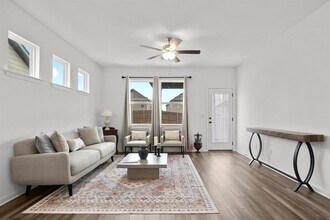 126 Unakite Trl in Liberty Hill, TX - Building Photo - Building Photo