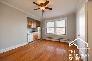 4546 N Damen Ave in Chicago, IL - Building Photo