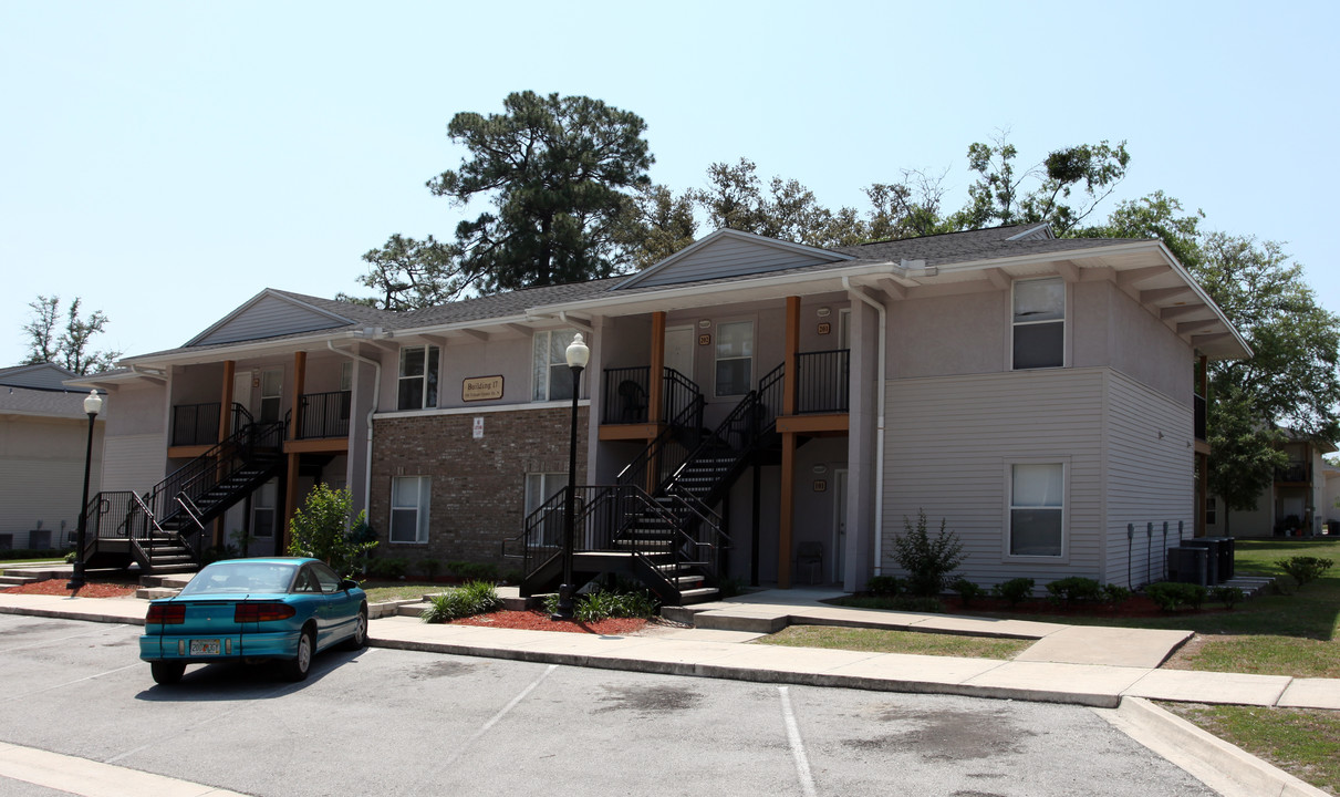 Brentwood Lakes Apartments in Jacksonville, FL - Building Photo