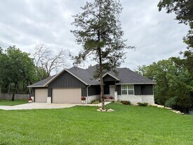 365 Timberlake Rd in Branson, MO - Building Photo