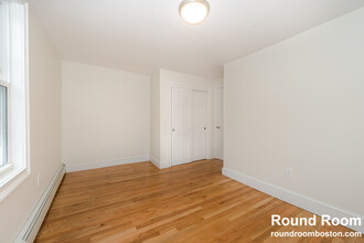 4 School St, Unit 1 in Boston, MA - Building Photo - Building Photo