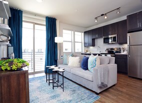 Camden Greenville in Dallas, TX - Building Photo