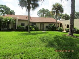 3663 Longmeadow in Sarasota, FL - Building Photo