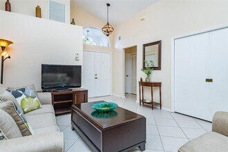 140 Paddock Ln in Greenacres, FL - Building Photo - Building Photo