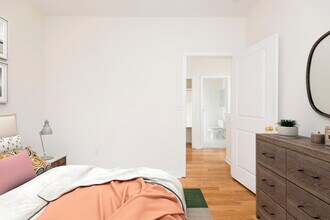 925 S 23rd St, Unit A in Philadelphia, PA - Foto de edificio - Building Photo