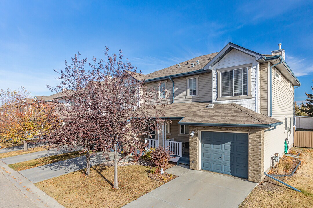 Strathcona Mews in Sherwood Park, AB - Building Photo