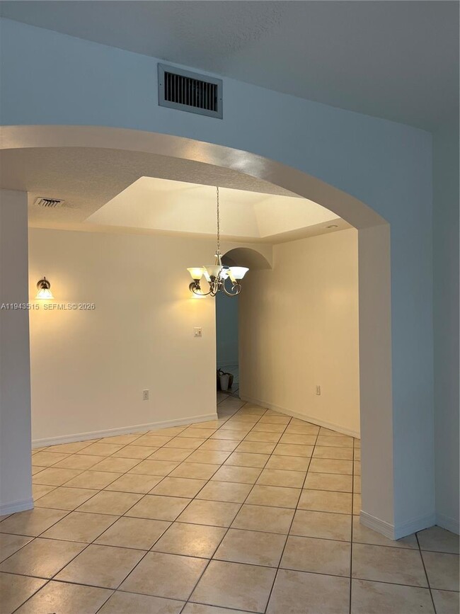 14412 NW 83rd Pl in Miami Lakes, FL - Building Photo - Building Photo