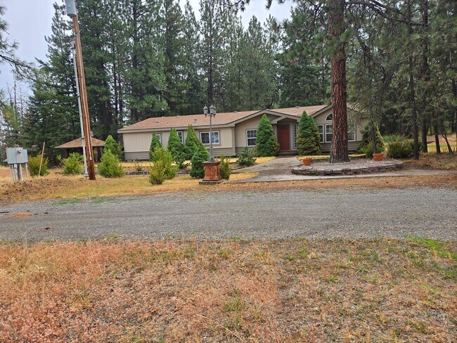 4161 W Foothill Dr in Coeur d'Alene, ID - Building Photo - Building Photo