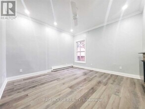 77-77 Victoria Ave N in Hamilton, ON - Building Photo - Building Photo