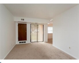 3301 Valley Dr in West Chester, PA - Building Photo - Building Photo