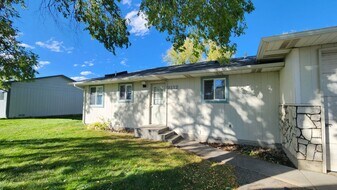 2110-2112 Wyoming St in Missoula, MT - Building Photo