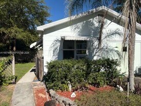 429 49th St in West Palm Beach, FL - Building Photo