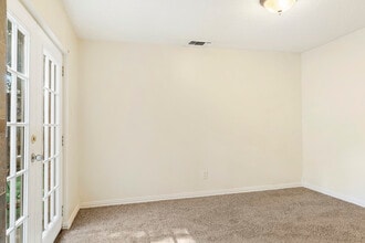 421 San Mateo Dr in Garland, TX - Foto de edificio - Building Photo