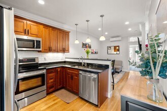 695 E 8th St in Boston, MA - Building Photo - Building Photo