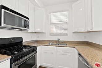 5430 Bellingham Ave in Los Angeles, CA - Building Photo - Building Photo