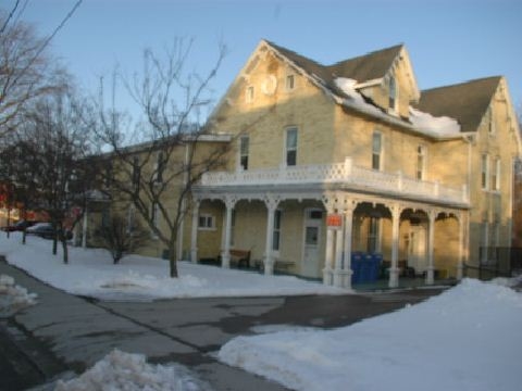 35 N Toronto St in Uxbridge, ON - Building Photo