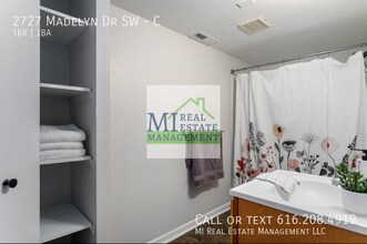 2727 Madelyn Dr SW in Wyoming, MI - Building Photo - Building Photo