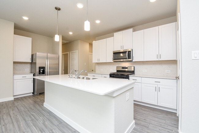 property at 2022 W Darlington Oak Ct