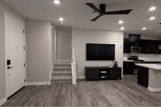 1118 Delpy View Point in Vista, CA - Building Photo - Building Photo