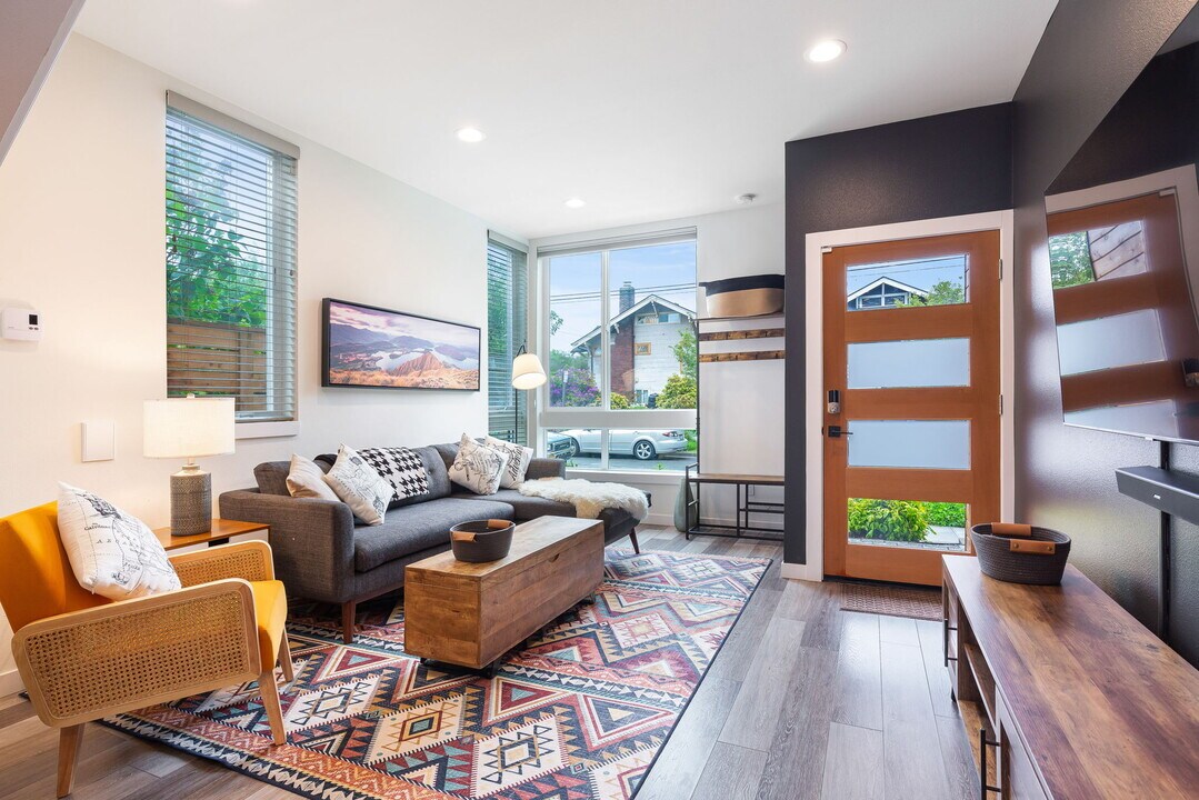 1716 N 47th St in Seattle, WA - Building Photo