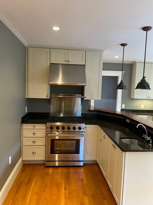 36 Gerald Rd, Unit 2 in Boston, MA - Building Photo - Building Photo