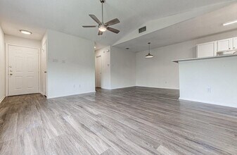 7914 West Gate Blvd in Austin, TX - Building Photo - Building Photo