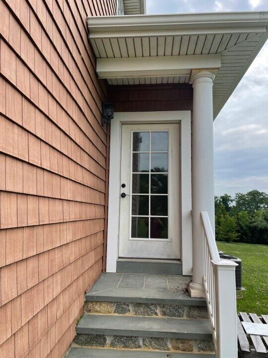3 Enclave Ct in Dix Hills, NY - Building Photo