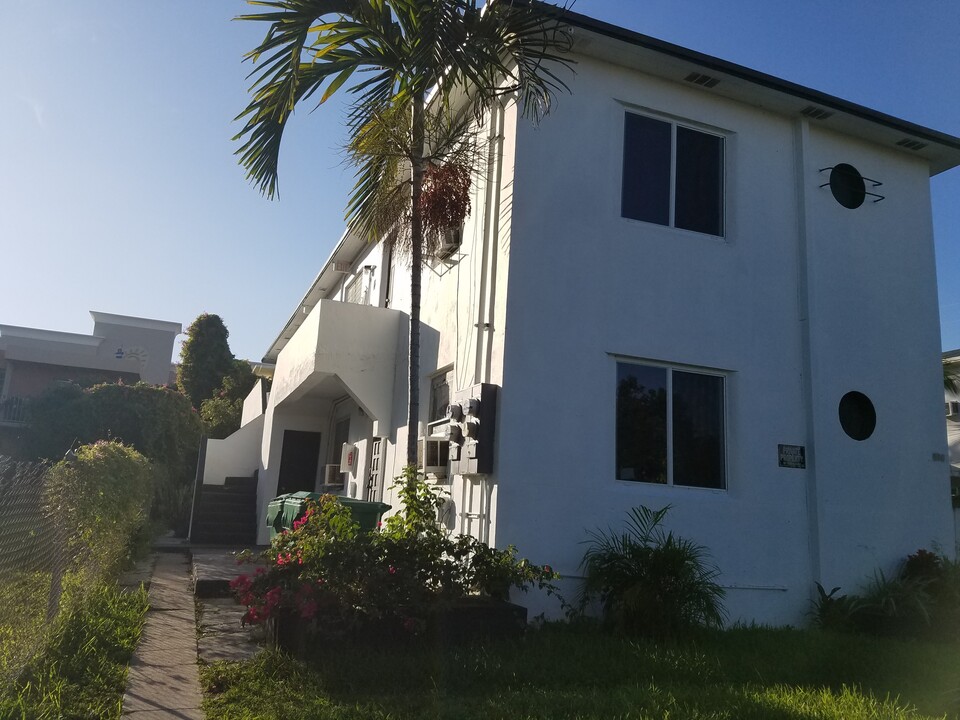 610 SW 7th Ave in Miami, FL - Building Photo